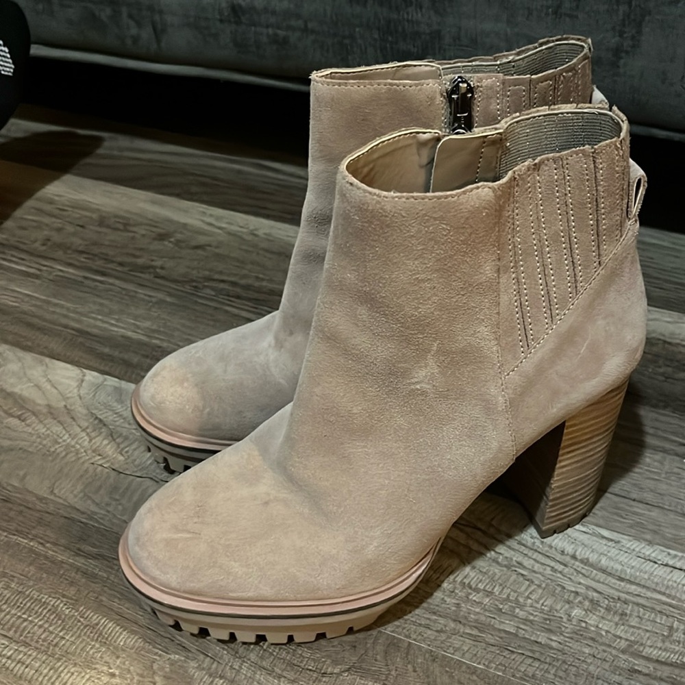 Vince Camuto ankle boot